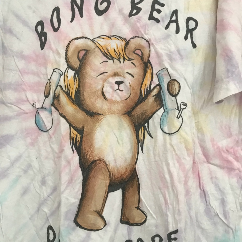Sold Unif bong bear don’t care - Picture 2 of 8